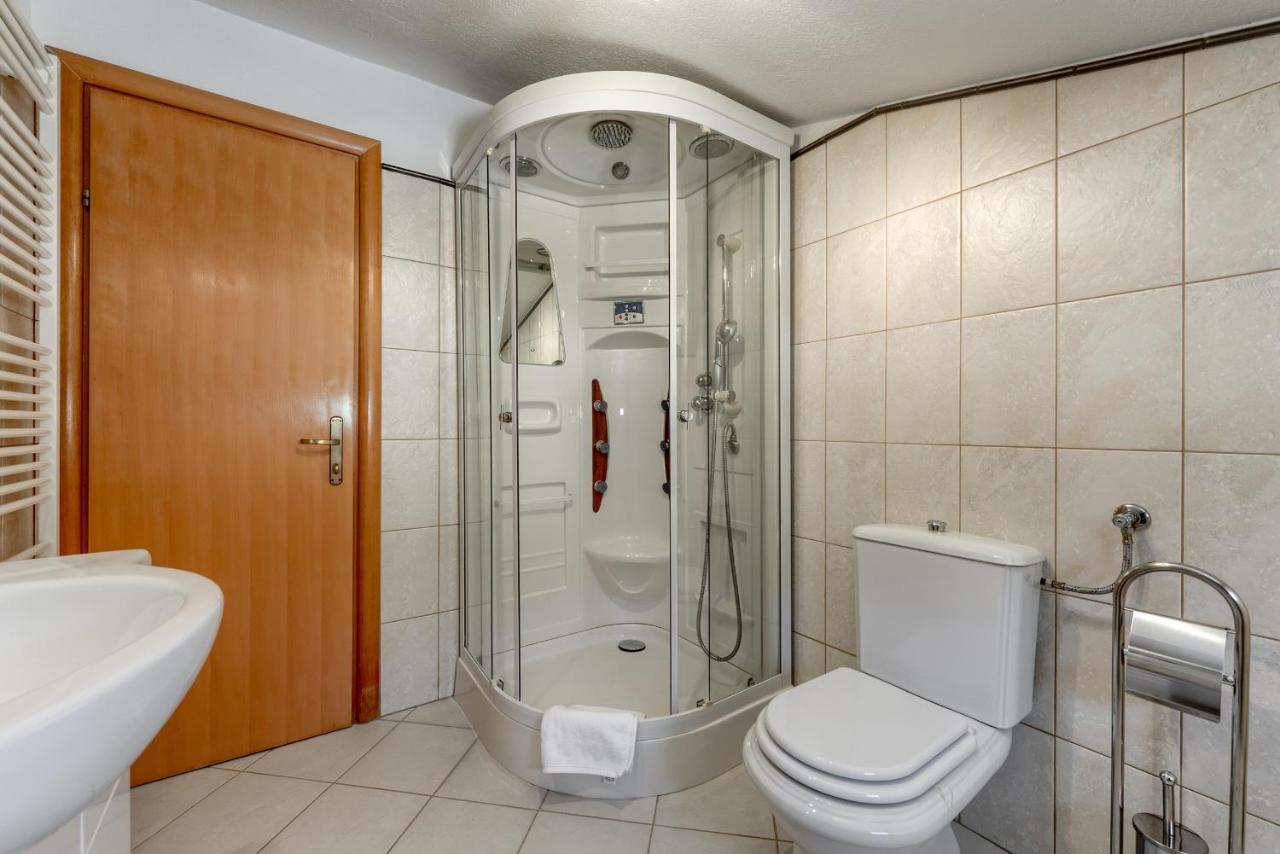 Haus Lilli Mit Pool Apartment Razanac Ngoại thất bức ảnh