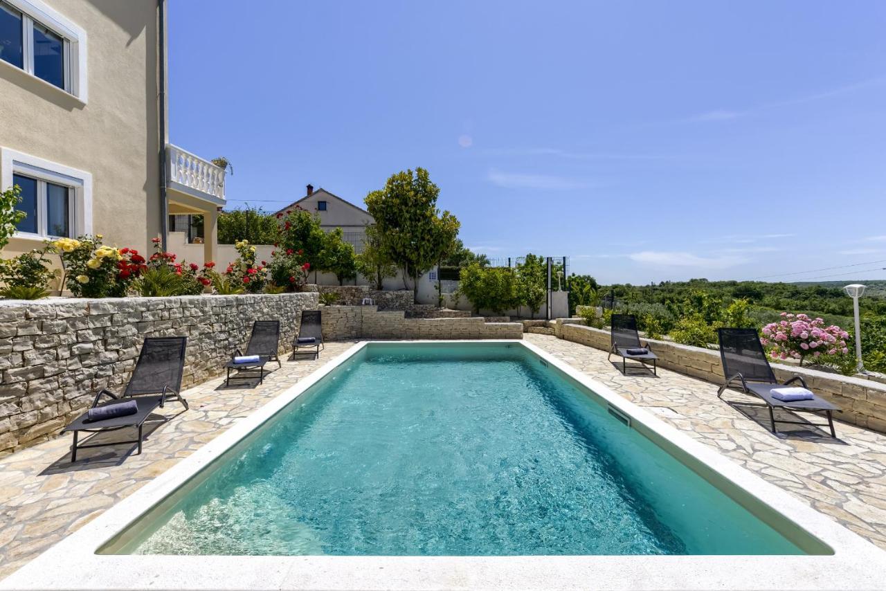 Haus Lilli Mit Pool Apartment Razanac Ngoại thất bức ảnh