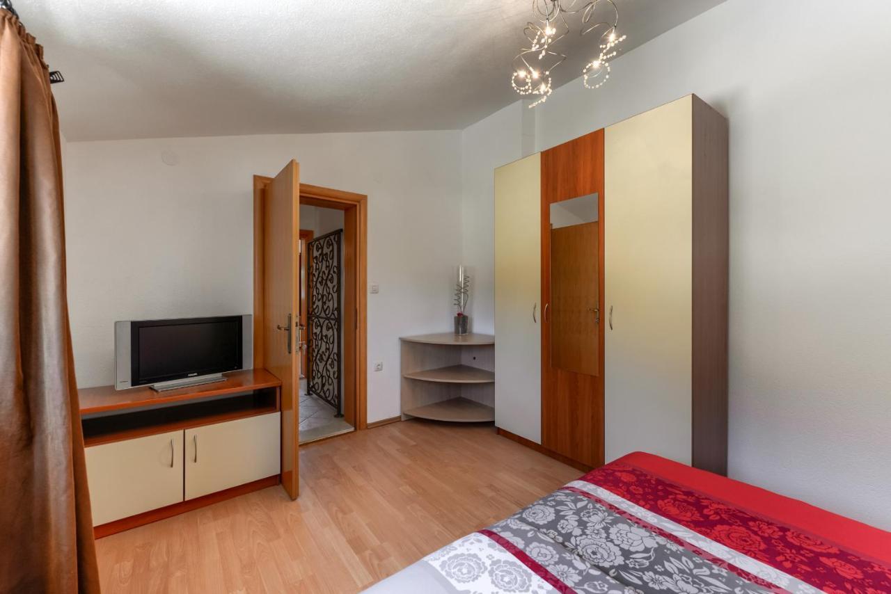 Haus Lilli Mit Pool Apartment Razanac Ngoại thất bức ảnh