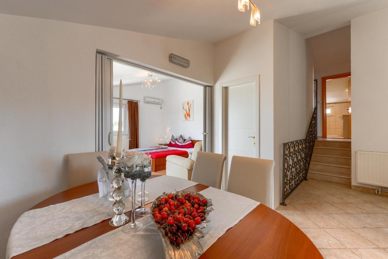 Haus Lilli Mit Pool Apartment Razanac Ngoại thất bức ảnh