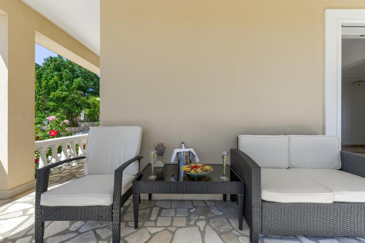 Haus Lilli Mit Pool Apartment Razanac Ngoại thất bức ảnh