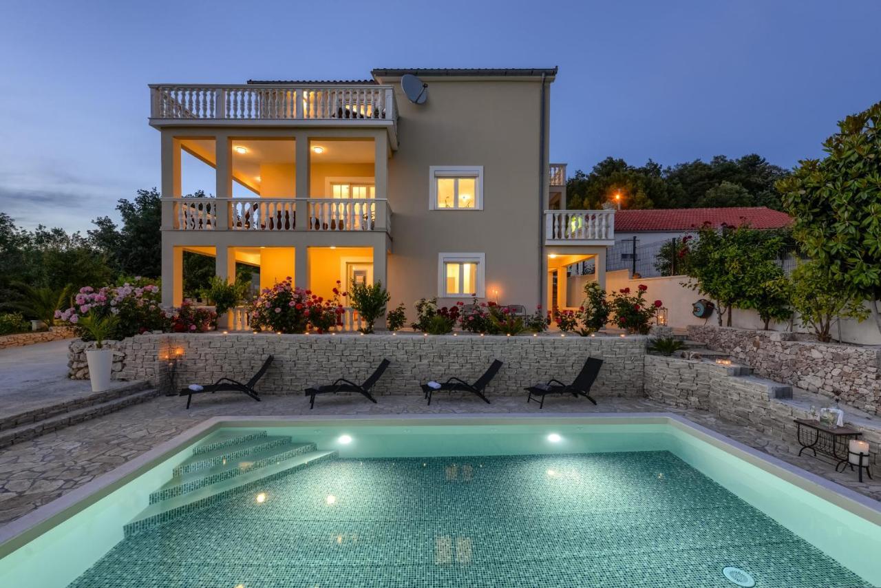 Haus Lilli Mit Pool Apartment Razanac Ngoại thất bức ảnh